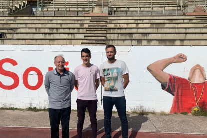 Pascual Oliva, Dani Mateo y Manuel Salvador ayer en las pistas de atletismo del Estadio de Los Pajaritos.-HDS