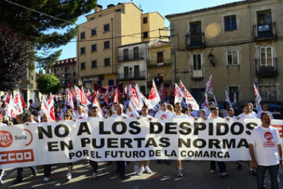 Participantes en la manifestación que se celebró ayer en San Leonardo./ A. M. -