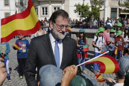 Mariano Rajoy, este martes en Vila Real (Portugal).-LAVANDEIRA JR.