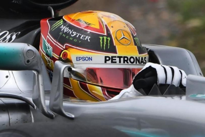 Lewis Hamilton (Mercedes), también saldrá primero en China.-AFP
