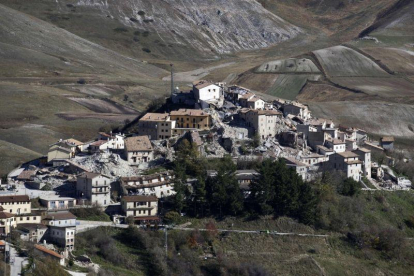 Imagen del municipio de Castelluccio, donde son evidentes los daños del terremoto del 30 de octubre.-AFP / FILIPPO MONTEFORTE