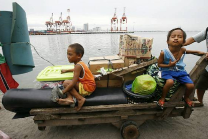 Al menos dos muertos en Filipinas por el tifón Hagupit.-