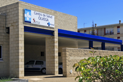 Exterior del centro de salud de Ólvega. MARIO TEJEDOR