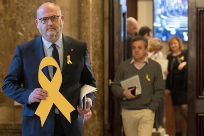 El portavoz adjunto de JxCat, Eduard Pujol, este miércoles en el Parlament.-/ MARTA PEREZ