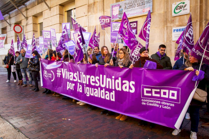 Manifestación conjunta de CCOO y UGT del 25N. MARIO TEJEDOR (3)
