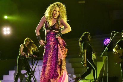 Shakira, en una actuación en el estadio Roberto Meléndez de Barranquilla, en julio.-AFP