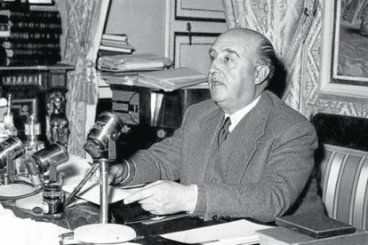 El dictador Francisco Franco, en el Pardo-