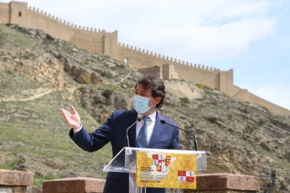 Fernández Mañueco tras la cumbre en la localidad aragonesa de Albarracín. ICAL