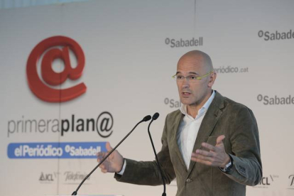 El candidato de Junts pel Sí, Raül Romeva, en el foro Primera Plan@ de EL PERIÓDICO.-CARLOS MONTAÑÉS