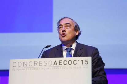 Juan Rosell, en una imagen de archivo durante su intervención en el congreso de Aecoc.-JOAN CORTADELLAS