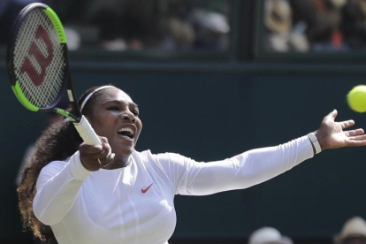 Serena, en su partido ante Mladenovich, en Wimbledon.-AP/ BEN CURTIS