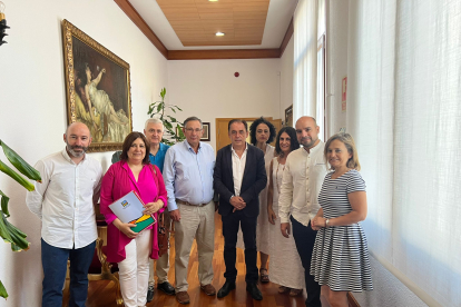 Benito Serrano con los presidentes de los Grupos de Acción Local de Soria.-HDS