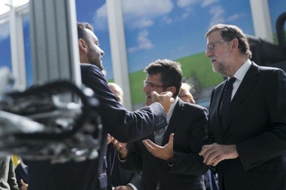 Mariano Rajoy, este martes, durante la visita a la empresa Tecnalia en San Sebastián.-TAREK