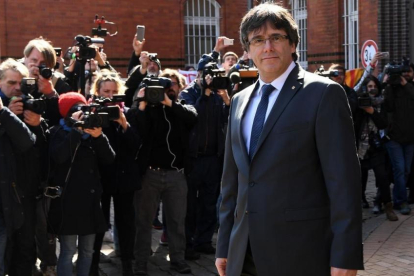 Carles Puigdemont, a su salida del centro de detención de Neumuenster, el pasado 6 de abril.-AFP