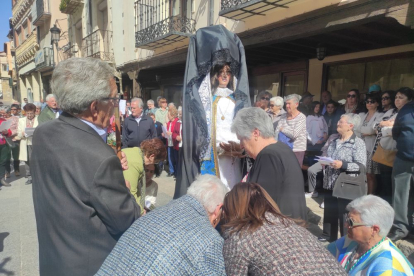 Retirada del velo a la Virgen en San Esteban de Gormaz. ANA HERNANDO