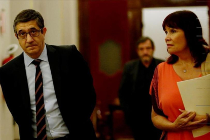 El presidente del Congreso, Patxi López, junto a la vicepresidenta, Micaela Navarro, el pasado 26 de mayo.-JUAN MANUEL PRATS