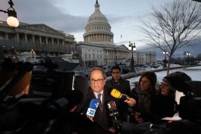Quim Torra, a las puertas del Capitolio, en Washington.-ACN