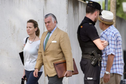 El extesorero del Partido Popular Luis Bárcenas a su llegada este a la sede de la Audiencia Nacional donde se celebra el juicio del 'caso Gürtel".-FERNANDO VILLAR / EFE