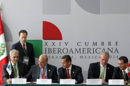Reunión de mandatarios en la cumbre iberoamericana en Veracruz.-Foto: ALEJANDRO ERNESTO/ EFE