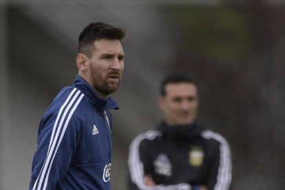 Messi, en un entrenamiento con la selección argentina en Ezeiza (Buenos Aires).-AFP / JUAN MABROMATA