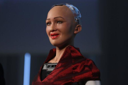 La robot humanoide Sophia, de la empresa Hanson Robotics, durante la quinta HR Conference de Barcelona.-ELISENDA PONS