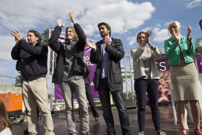 El secretario general de Podemos, Pablo Iglesias, participa en un acto electoral de Podemos junto a Pablo Fernandez, Irene Montero y María José Rodríguez Tobal-Ical