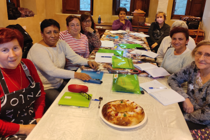 Mujeres de Langa participantes en la iniciativa.-ANA HERNANDO