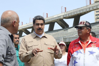 Nicolás Maduro durante la inspección del complejo hotelero de la Bahia de Caraballeda, Venezuela.-EFE / PRENSA MIRAFLORES