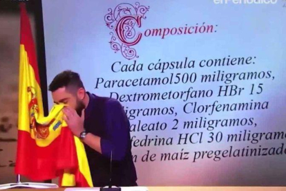 Dani Mateo y la bandera-A3PLAYER