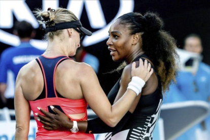 Serena conversa con Lucic-Baroni tras superarla en semifinales-MADE NAGI / EFE