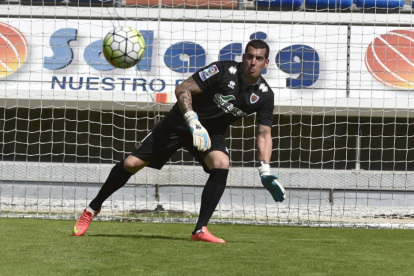 El portero del Numancia, Biel Ribas.-VALENTÍN GUISANDE