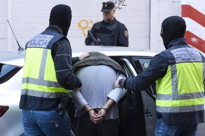 Una detención de un yoihadista en Valladolid, en septiembre del 2016.-EFE