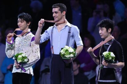 Javier Fernandez, con la medalla de oro.-AFP / MADDIE MEYER