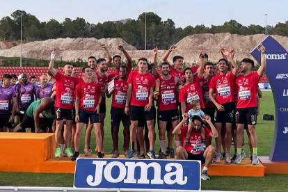 El Atletismo Numantino en el podio como el tercer mejor equipo de España en 2022. HDS