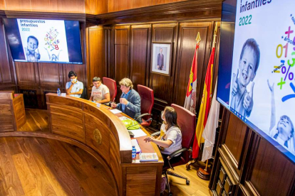 Presupuestos infantiles en el Ayuntamiento de Soria - MARIO TEJEDOR (9)