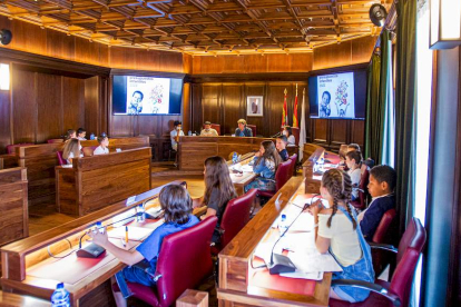 Presupuestos infantiles en el Ayuntamiento de Soria - MARIO TEJEDOR (11)