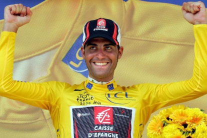 Óscar Pereiro, en el podio de Montélimar (Tour del 2006).-AP / ALESSANDRO TROVATI