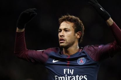 Neymar, durante la goleada del PSG ante el Celtic.-IAN LANGSDON (EFE)