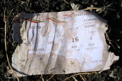 Tarjeta de embarque del vuelo ET 302 de Ethiopian Airlanes, siniestrado en Bishoftu (Etiopia).-REUTERS / TIKSA NEGERI