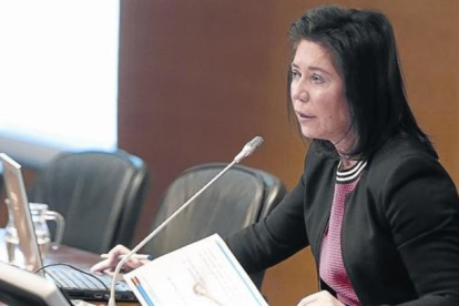 La secretaria general del Tesoro, Rosa María Sánchez-Yebra presnetando los planes del organismo público.-EFE / PACO CAMPOS