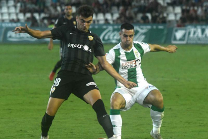 Andoni López con los colores del Almería la pasada temporada en Segunda División.-LFP