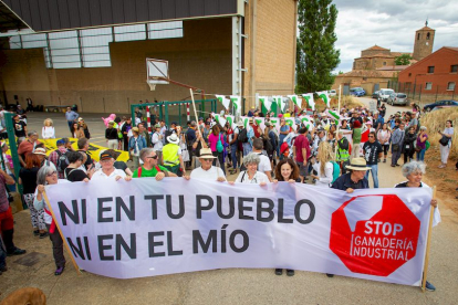 Jornada contra la macrovaquería en Noviercas - MARIO TEJEDOR (11)