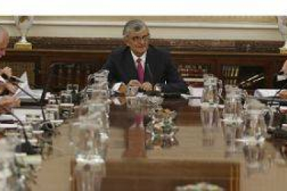 Eduardo Torres-Dulce preside la reunión de la junta de fiscales de sala, este miércoles en Madrid.-Foto: AGUSTÍN CATALÁN