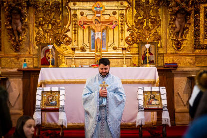 Misa ortodoxa en el Mirón. MARIO TEJEDOR (14)