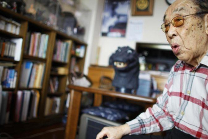 Haruo Nakajima, fotografiado en su casa de Sagamihara, cerca de Tokio, en el 2014.-AP / JUNJI KUROKAWA