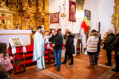 Misa ortodoxa en el Mirón. MARIO TEJEDOR (20)