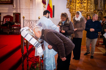 Misa ortodoxa en el Mirón. MARIO TEJEDOR (22)