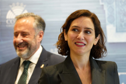 La presidenta de la comunidad de Madrid Isabel Díaz Ayuso y el presidente de las Cortes, Carlos Pollán.