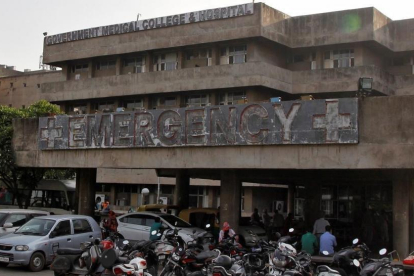 Vista del hospital público GMCH en Chandigarh (India), el 17 de agosto-REUTERS / AJAY VERMA