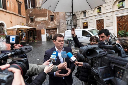 Albert Rivera  durante un encuentro con los corresponsales espanoles en Roma tras su reunión con Mateo Renzi.-EFE / ANTONELLO NUSCA